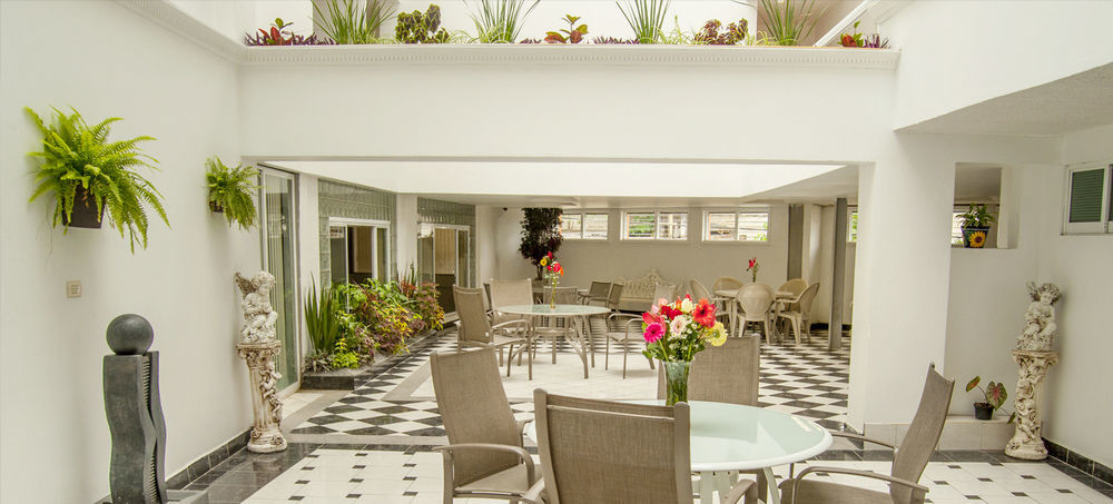Hotel Atenas คาลาปา ภายนอก รูปภาพ