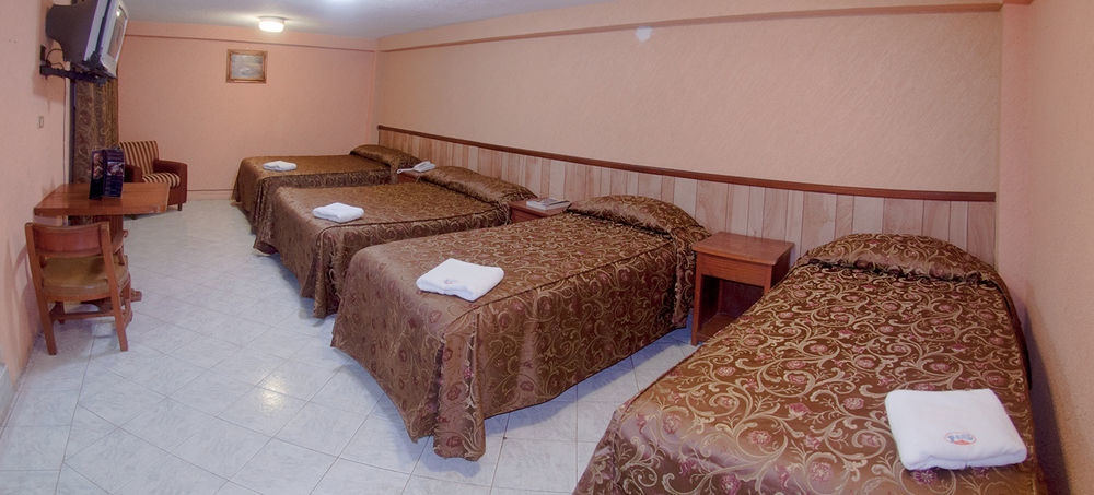 Hotel Atenas คาลาปา ภายนอก รูปภาพ