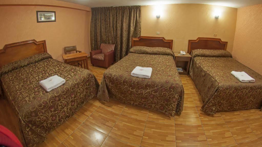 Hotel Atenas คาลาปา ภายนอก รูปภาพ